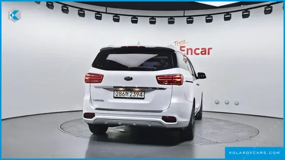 KIA CARNIVAL 9-SEATER NOBLESSE