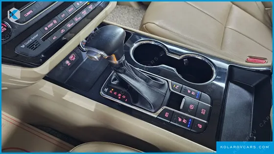 KIA CARNIVAL 9-SEATER NOBLESSE