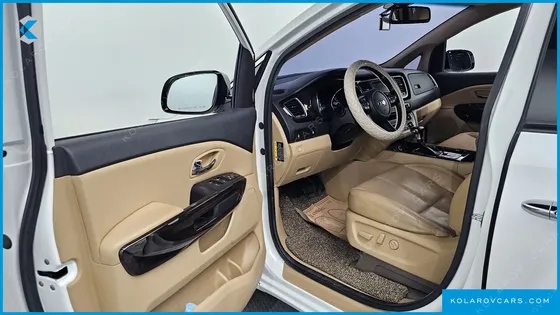 KIA CARNIVAL 9-SEATER NOBLESSE