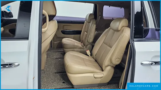 KIA CARNIVAL 9-SEATER NOBLESSE