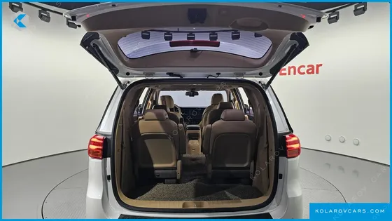 KIA CARNIVAL 9-SEATER NOBLESSE