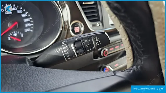 KIA CARNIVAL 9-SEATER NOBLESSE