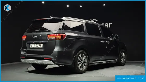 KIA CARNIVAL 9-SEATER LUXURY
