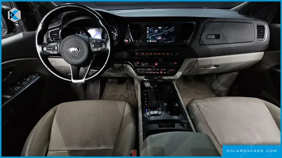 KIA CARNIVAL 9-SEATER LUXURY