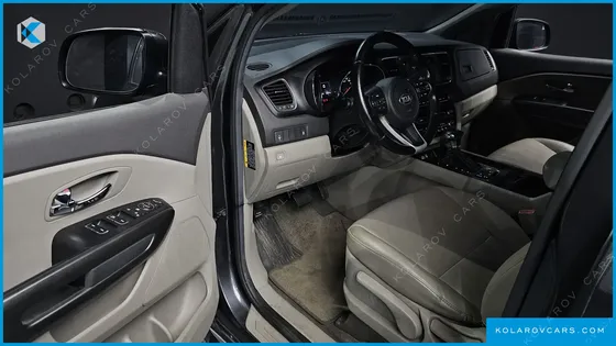 KIA CARNIVAL 9-SEATER LUXURY