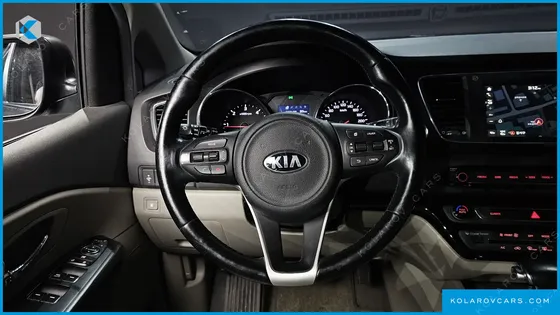 KIA CARNIVAL 9-SEATER LUXURY