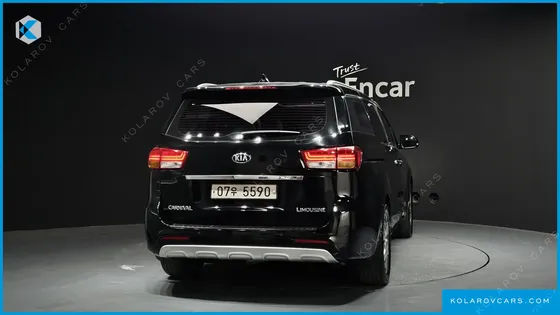 KIA CARNIVAL 7-SEATER LIMOUSINE
