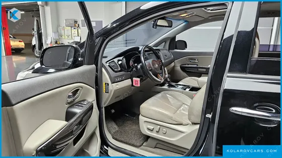 KIA CARNIVAL 7-SEATER LIMOUSINE