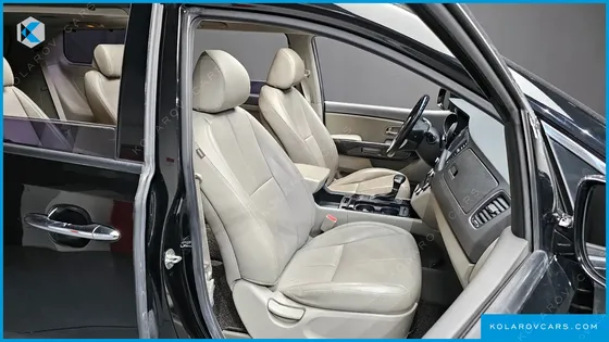 KIA CARNIVAL 7-SEATER LIMOUSINE