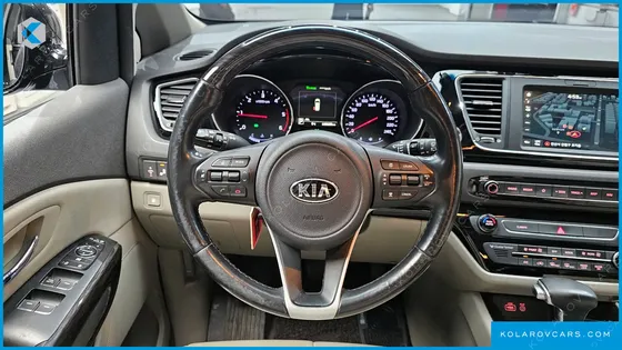 KIA CARNIVAL 7-SEATER LIMOUSINE