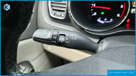 KIA CARNIVAL 7-SEATER LIMOUSINE