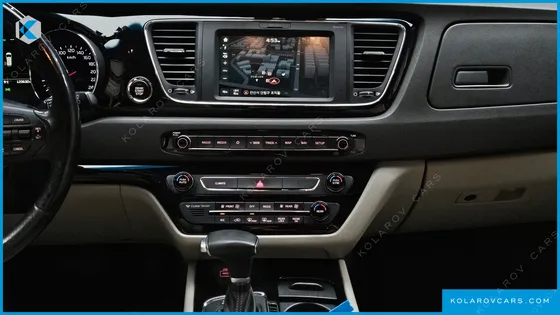 KIA CARNIVAL 7-SEATER LIMOUSINE