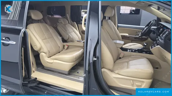 KIA CARNIVAL 9-SEATER HI-LIMOUSINE