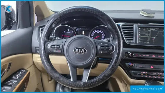 KIA CARNIVAL 9-SEATER HI-LIMOUSINE