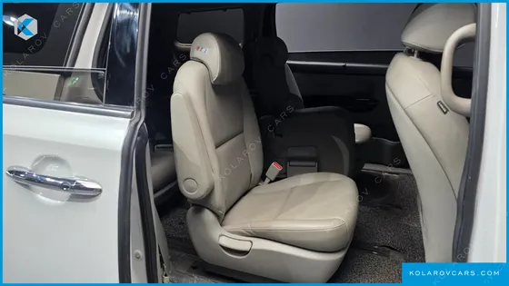 KIA CARNIVAL 11-SEATER PRESTIGE