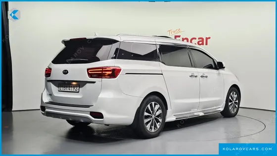 KIA CARNIVAL 9-SEATER LUXURY