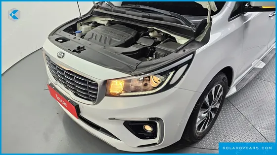 KIA CARNIVAL 9-SEATER LUXURY
