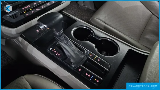KIA CARNIVAL 9-SEATER LUXURY