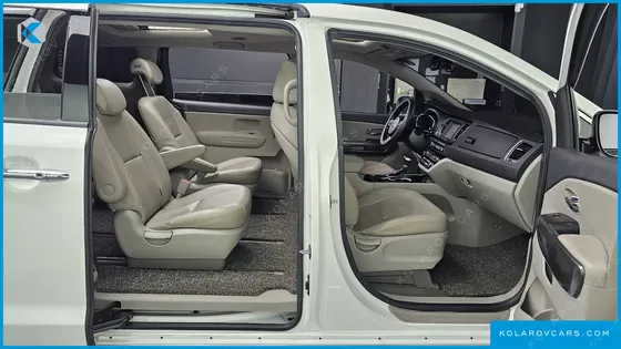 KIA CARNIVAL 9-SEATER LUXURY