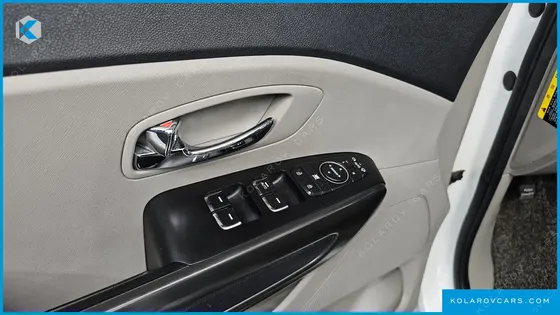 KIA CARNIVAL 9-SEATER LUXURY