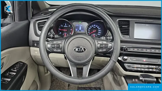 KIA CARNIVAL 9-SEATER LUXURY