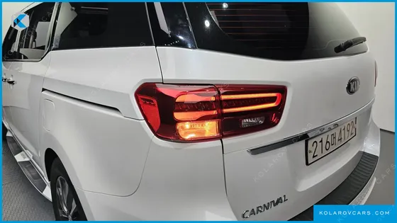 KIA CARNIVAL 9-SEATER LUXURY