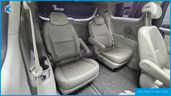 KIA CARNIVAL 9-SEATER LUXURY