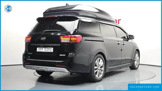 KIA CARNIVAL 7-SEATER HI-LIMOUSINE