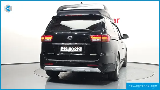 KIA CARNIVAL 7-SEATER HI-LIMOUSINE