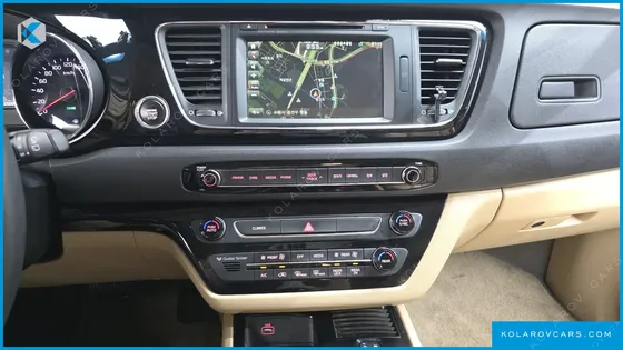 KIA CARNIVAL 7-SEATER HI-LIMOUSINE