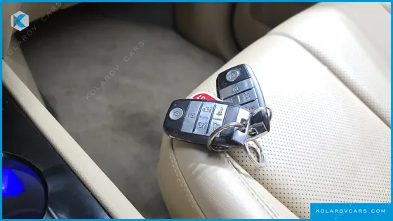 KIA CARNIVAL 7-SEATER HI-LIMOUSINE