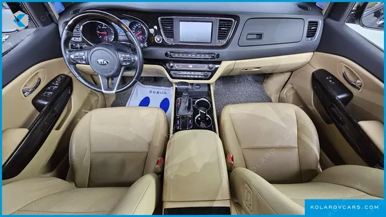 KIA CARNIVAL 9-SEATER PRSTIGE