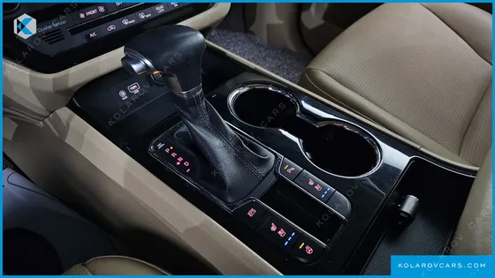 KIA CARNIVAL 9-SEATER PRSTIGE