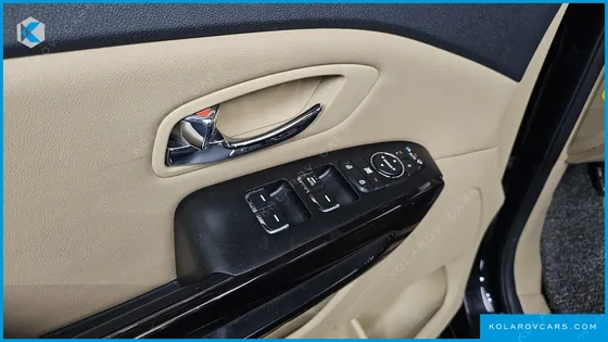 KIA CARNIVAL 9-SEATER PRSTIGE