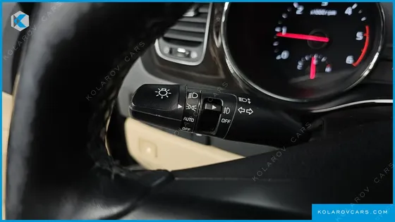 KIA CARNIVAL 9-SEATER PRSTIGE