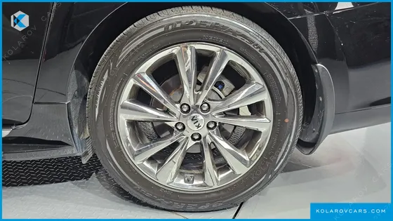KIA CARNIVAL 9-SEATER PRSTIGE