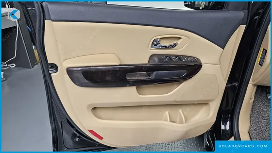 KIA CARNIVAL 9-SEATER PRSTIGE
