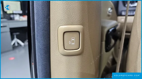 KIA CARNIVAL 9-SEATER PRSTIGE