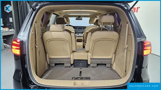 KIA CARNIVAL 9-SEATER PRSTIGE