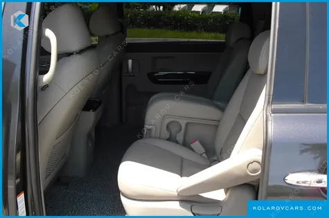 KIA CARNIVAL 11-SEATER PRESTIGE