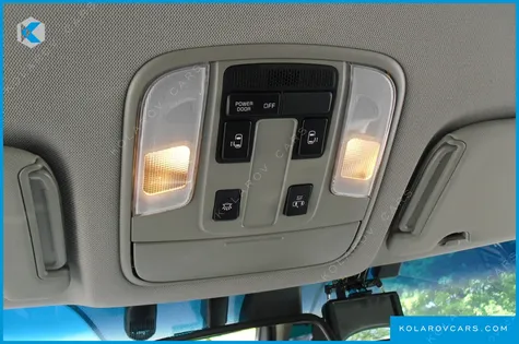 KIA CARNIVAL 11-SEATER PRESTIGE