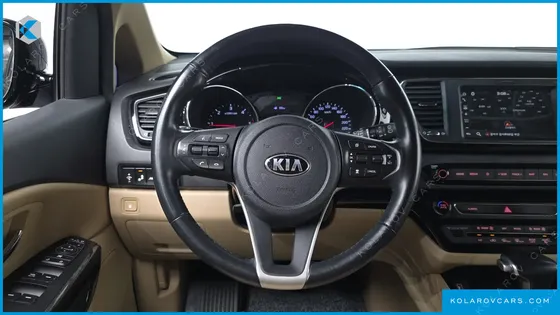 KIA CARNIVAL 9-SEATER HI-LIMOUSINE