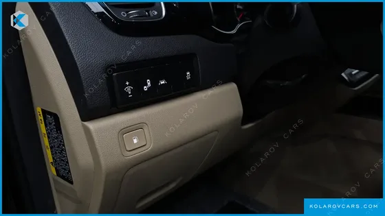 KIA CARNIVAL 9-SEATER HI-LIMOUSINE