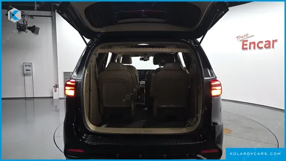 KIA CARNIVAL 9-SEATER HI-LIMOUSINE