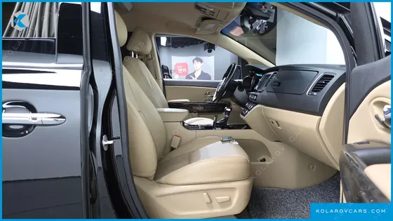 KIA CARNIVAL 9-SEATER HI-LIMOUSINE