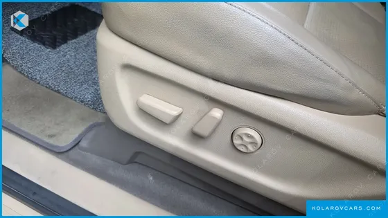 KIA CARNIVAL 9-SEATER HI-LIMOUSINE