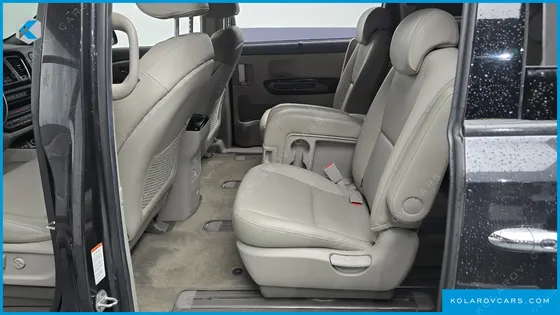 KIA CARNIVAL 11-SEATER PRESTIGE