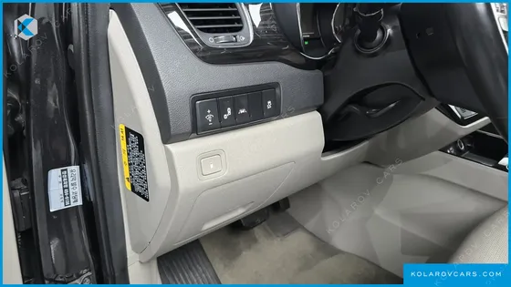KIA CARNIVAL 11-SEATER PRESTIGE