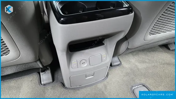 KIA CARNIVAL 11-SEATER PRESTIGE