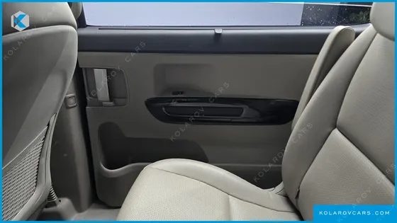 KIA CARNIVAL 11-SEATER PRESTIGE